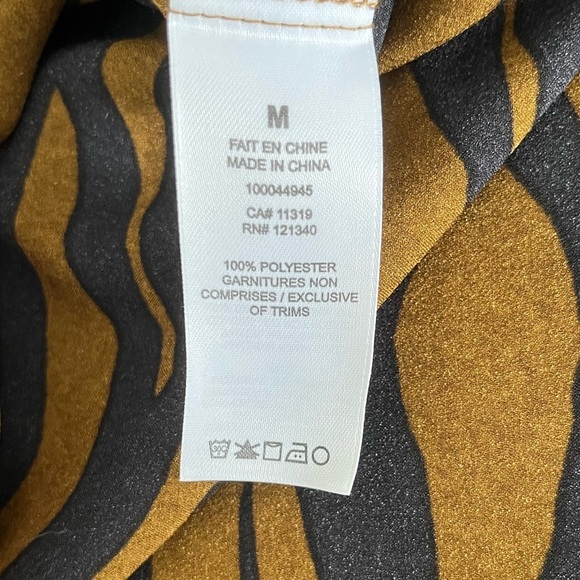 Dynamite/ Tie back/ Satin feel/ Short sleeve/ Zebra print/ Size US M - Picture 12 of 14